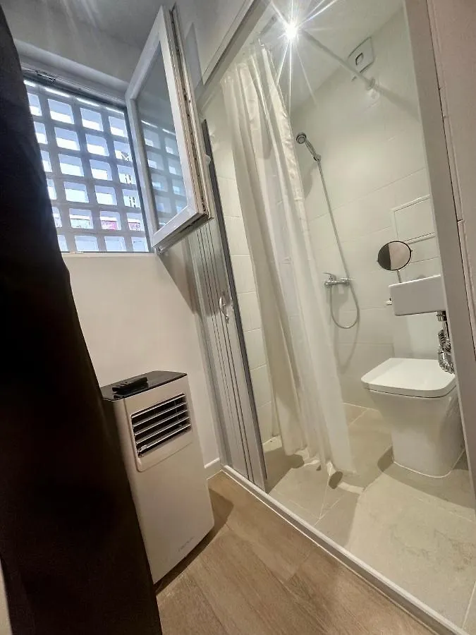 Daire Little Room With Private Wc And Shower Close To Portaventura Salou İspanya